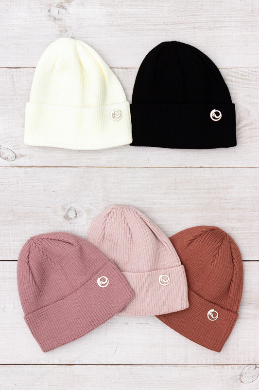 Шапка жіноча